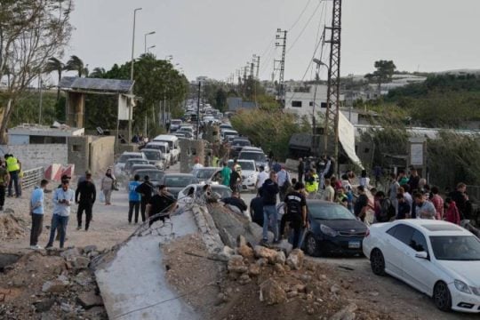 Με το «δάχτυλο στη σκανδάλη» η Χεζμπολάχ για ισραηλινές παραβιάσεις της εκεχειρίας